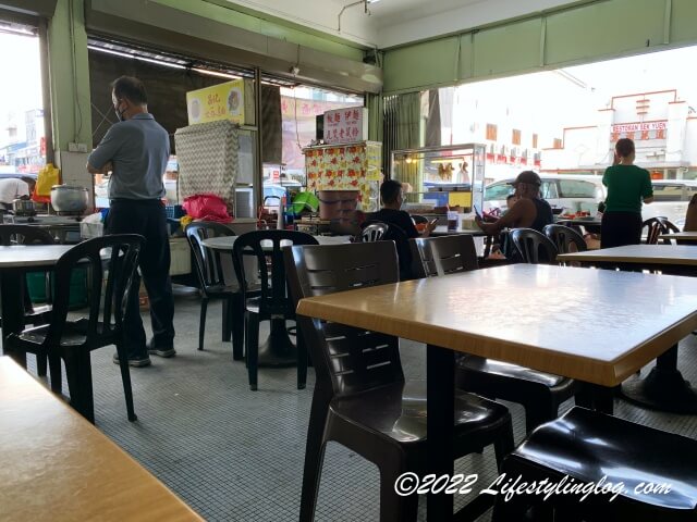 168 Claypot Chicken Riceの店内