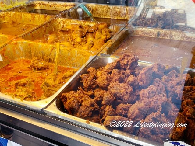 Deens Maju Nasi Kandarのフライドチキン