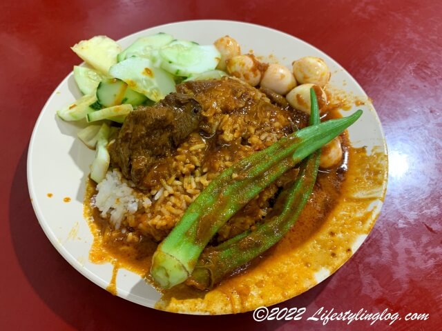 Deens Maju Nasi Kandarのナシカンダー（ダギンつき）