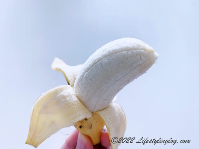 皮を剥いたPisang Rastali