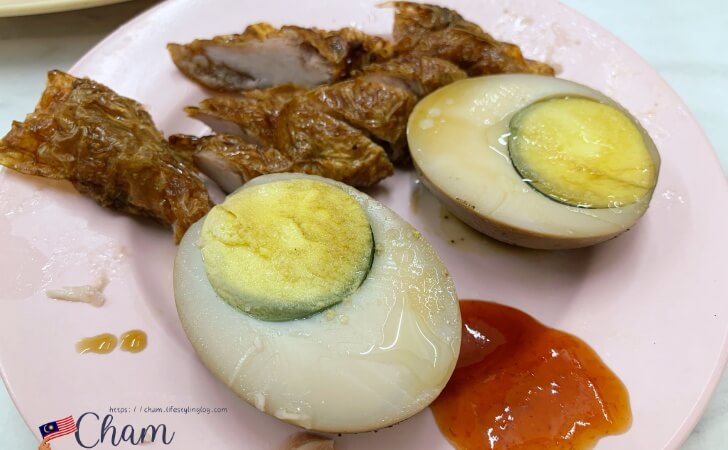 豊記海南鶏飯（Foong's Hainan Chicken Rice）の滷肉（ローバッ）と滷蛋