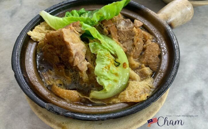 奇香肉骨茶のバクテー