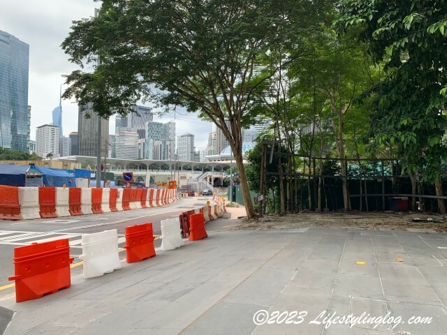 Persiaran KLCC駅前の風景