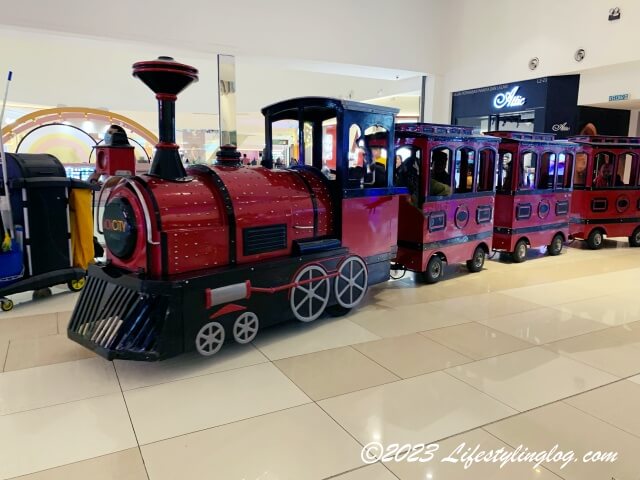 IOI City Mall内を走る列車