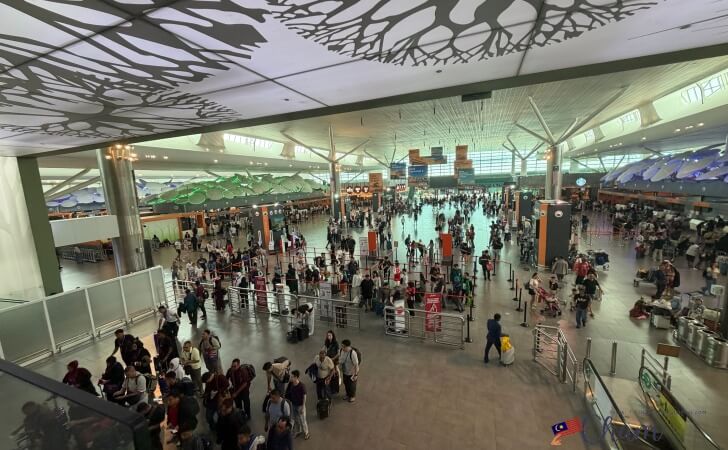 クアラルンプール国際空港ターミナル2の3Aフロアからの風景