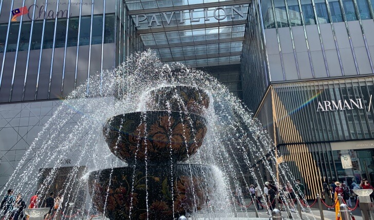 パビリオンKLの前にある噴水