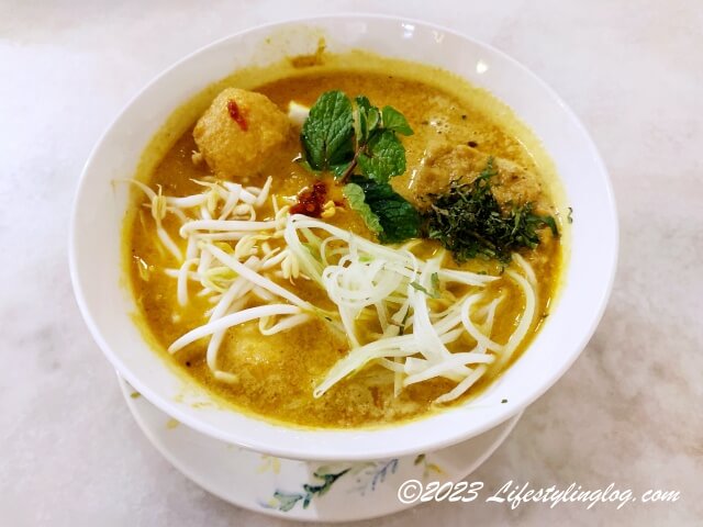 クアラルンプールで一般的なCurry Laksa（カレーラクサ）