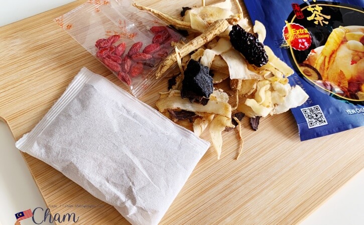 高麗人参が使われた鶏骨茶（チクテー）の素