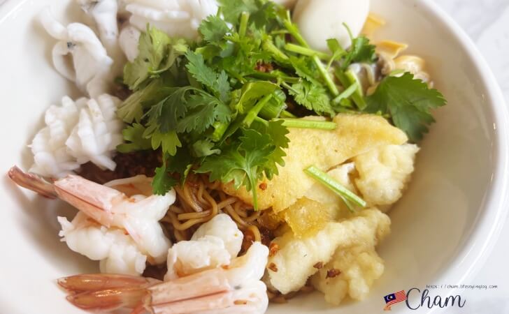 ハイカーランの混合海鮮撈麵
