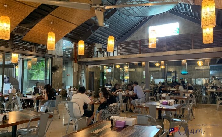 海脚人TRX店の店内