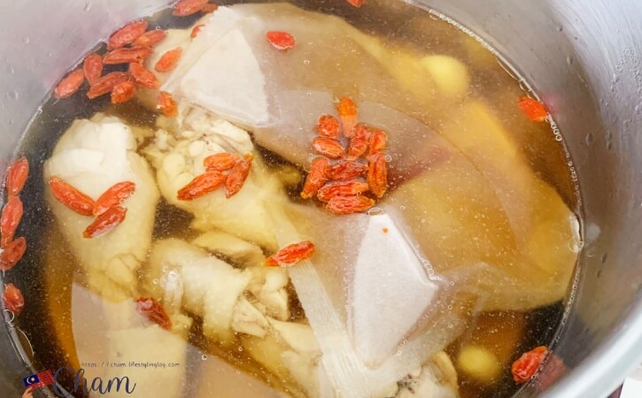 クコの実を加えた游建好の皇帝薬材鶏