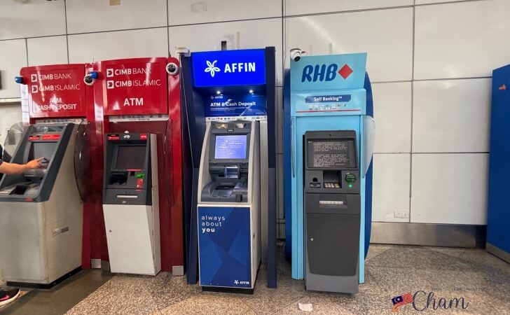クアラルンプール国際空港ターミナル1にあるRHBのATM