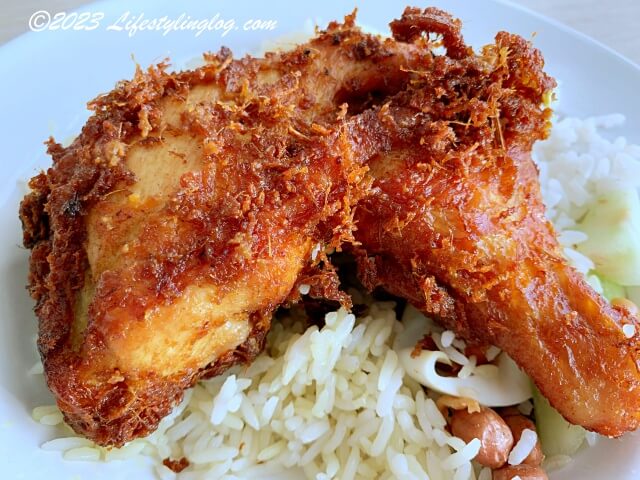 Ayam Goreng（アヤムゴレン）