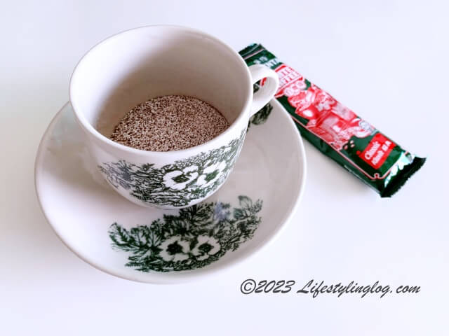 マレーシアのOriental Kopi（オリエンタルコピ）のインスタントホワイトコーヒーの作り方