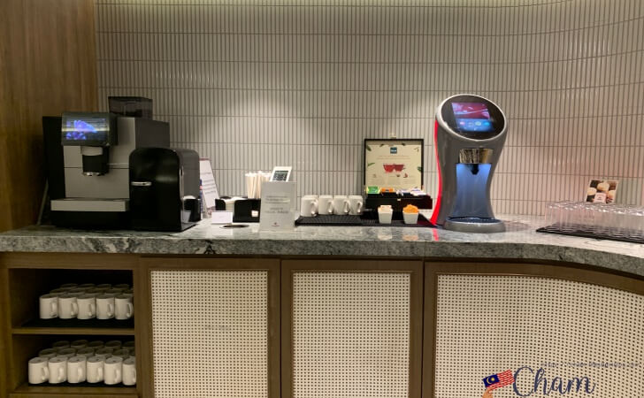 クアラルンプール国際空港ターミナル1のプラザプレミアムラウンジの飲み物