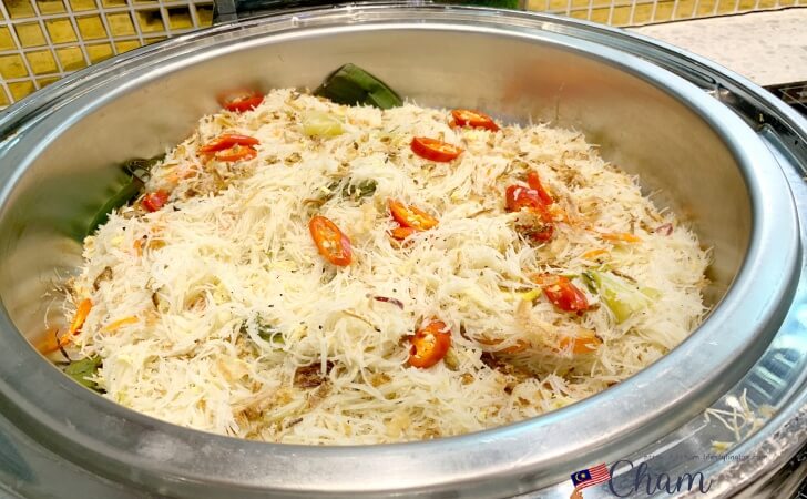 トラベルクラブラウンジの焼きビーフン
