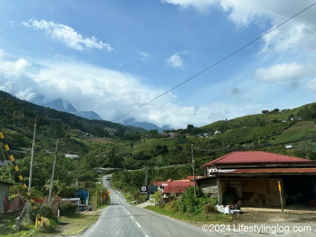 Desa Dairy Farm（デサデイリーファーム）とキナバル山