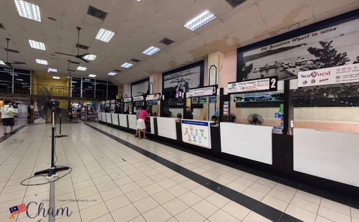 Jesselton Point Ferry Terminalにあるチケットカウンター