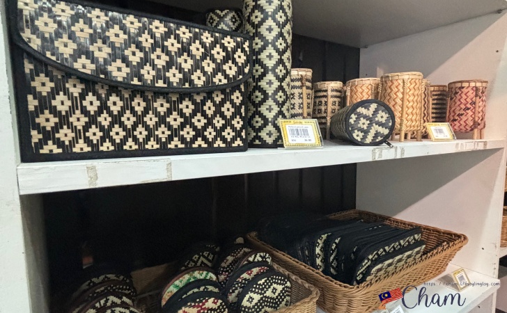 Kadaikuで販売されているポーチやペンケース