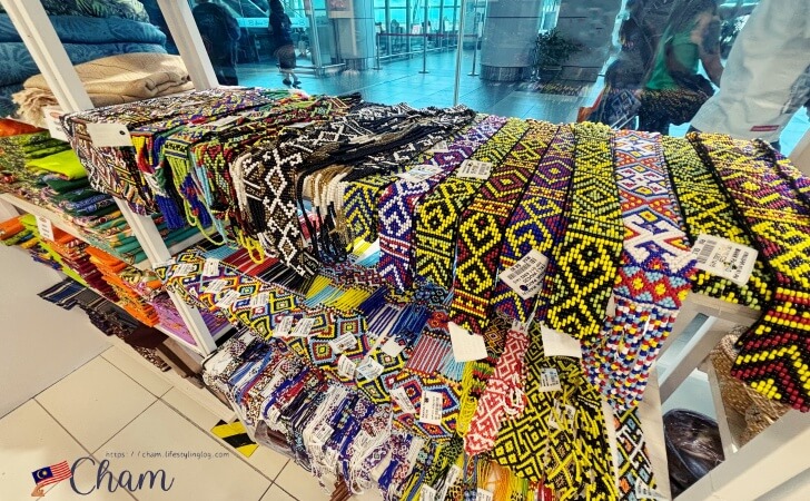 コタキナバル国際空港で販売されているアクセサリー