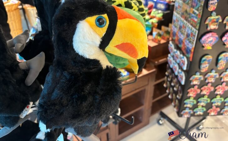 コタキナバル国際空港で販売されているぬいぐるみ