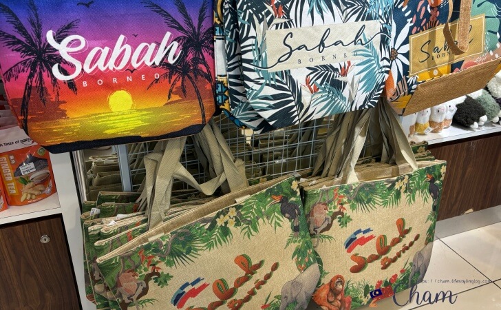 コタキナバル国際空港で販売されているバッグ