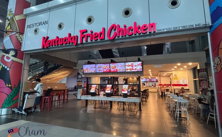コタキナバル国際空港の到着ホールにあるケンタッキーフライドチキン