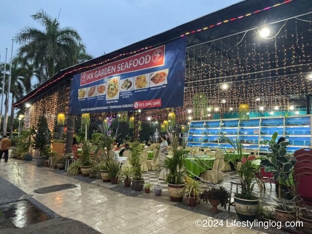 Jalan TuguにあるKK Garden Seafood（KKシーフードガーデン）