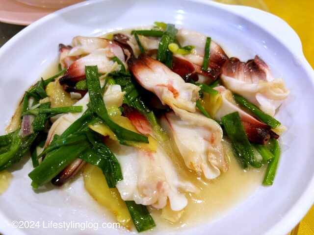 生姜とネギで炒めた双天海鮮樓（Suang Tain Seafood Restaurant）のGeoduck Clam（象鼻螺）