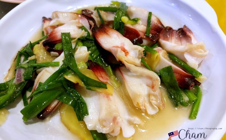 生姜とネギで炒めた双天海鮮樓(Suang Tain Seafood Restaurant)のGeoduck Clam(象鼻螺)