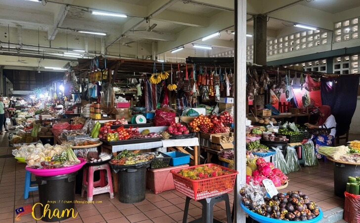 コタキナバル中央市場(Pasar Besar Kota Kinabalu)で販売されている果物や野菜