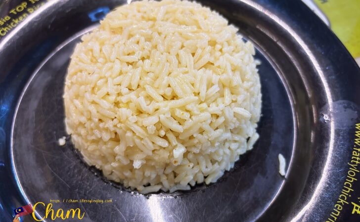 Fatty Loh Chicken Riceのイエローライス