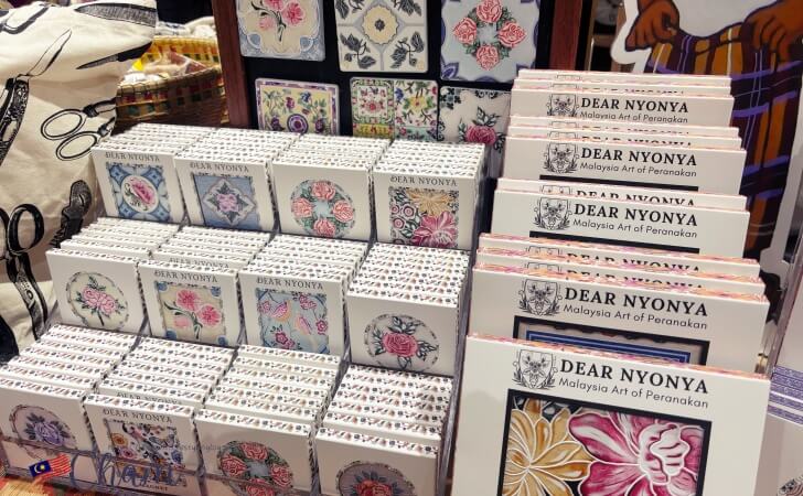 Dear Nyonya Malaysiaのプラナカンタイル（マグネットとコースター）