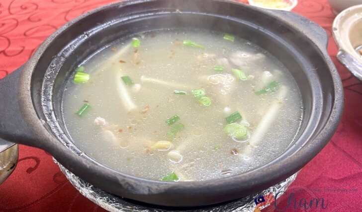 Restaurant Lee Swee Mengの鶏肉のスープ
