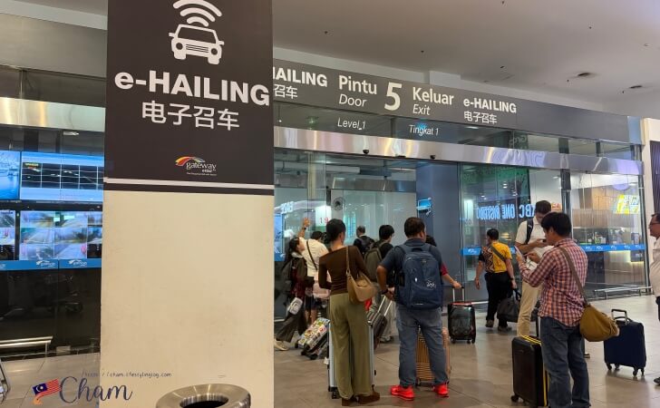 クアラルンプール国際空港ターミナル2にあるe-Hailing（グラブ）乗り場