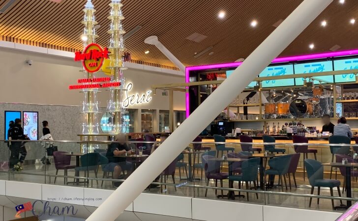 クアラルンプール国際空港(KLIA)のサテライトビルにあるハードロックカフェ