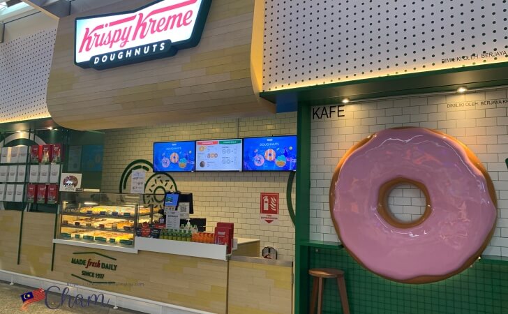 クアラルンプール国際空港(KLIA)のメインターミナルビルにあるクリスピークリームドーナッツ