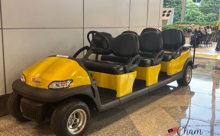 クアラルンプール国際空港エアポートファストトラックで使うバギー