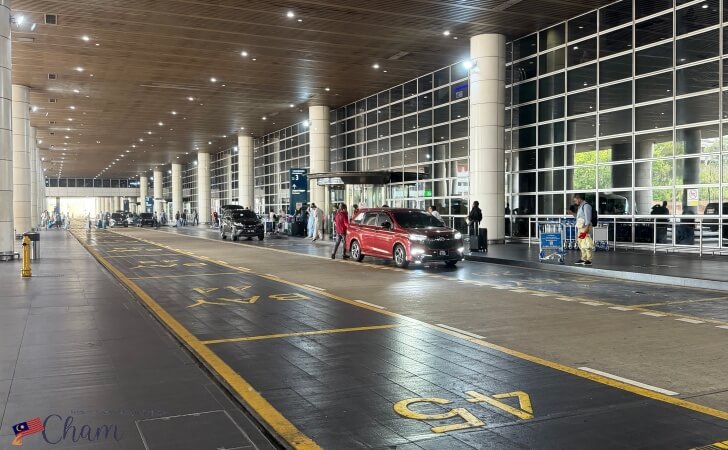 クアラルンプール国際空港のグラブ乗り場