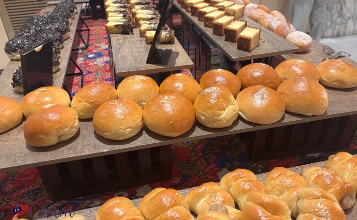 ヒルトンコタキナバルの朝食のあんぱんやデザート