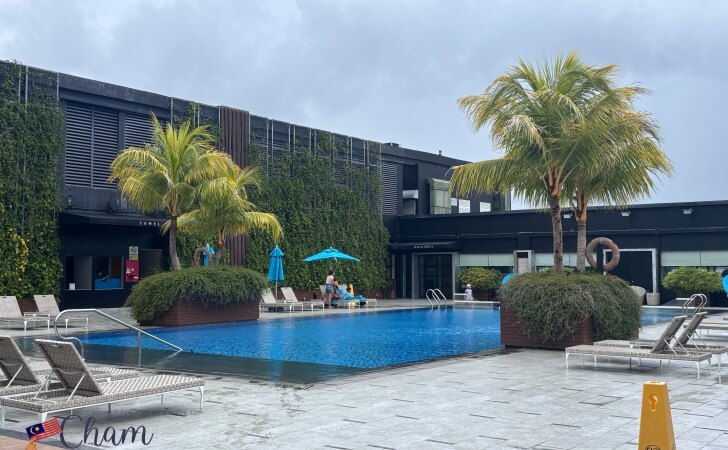 ヒルトンコタキナバルのプール