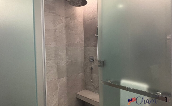 ハイアットセントリックコタキナバルのシャワーブース