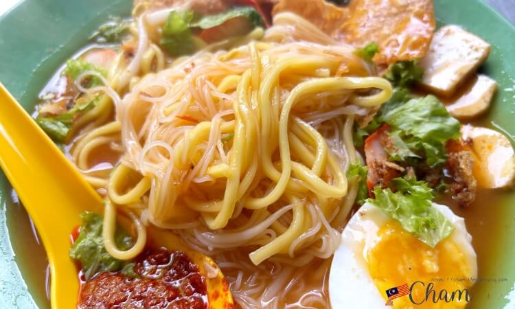 イエローヌードルとビーフンをミックスしたペナンのジャワミー