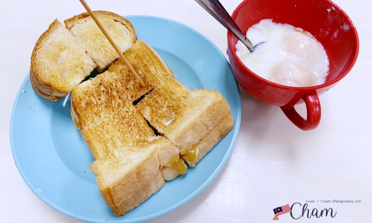 Kafe Evergreen(永茂茶店)のカヤトーストとハーフボイルドエッグ