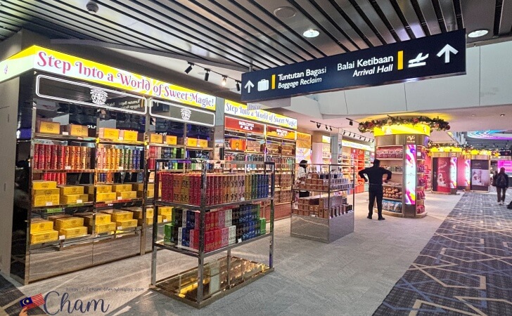 クアラルンプール国際空港T1国内線ターミナルの土産店