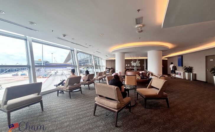 クアラルンプール国際空港にあるマレーシア航空の国内線ゴールデンラウンジの内部