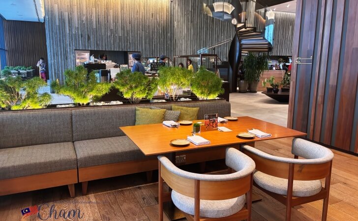 ハイアットセントリックコタキナバルのレベル22にあるレストランのON22