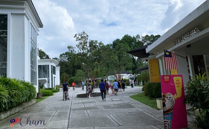 クアラルンプール植物園内にあるアートギャラリーがあるエリア