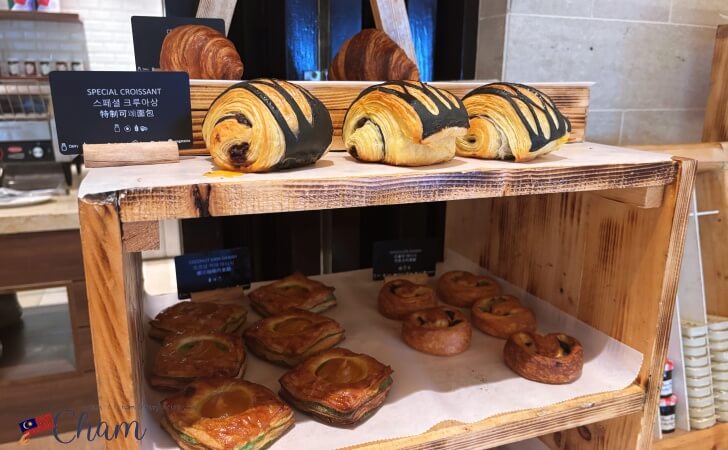 シャングリ ラ ラサリア コタキナバルの朝食のクロワッサン