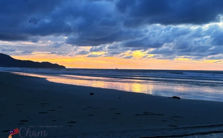 シャングリ ラ ラサリア コタキナバルのビーチで眺める夕焼け